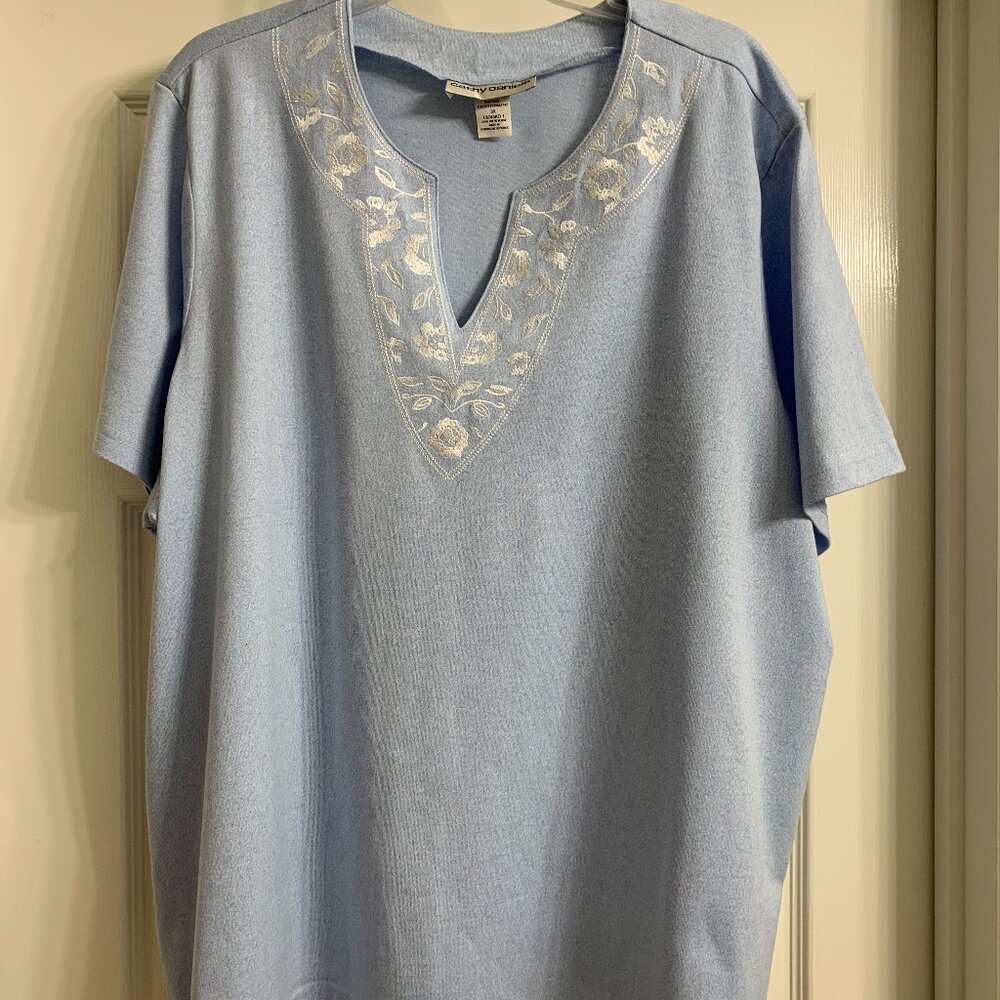 Cathy Daniels Women's Powder Blue Shirt w/White Embroidered Flowers, Size 3X
